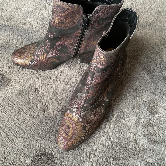 Aldo Paisley Print Ankle Boot - Picture 5 of 8